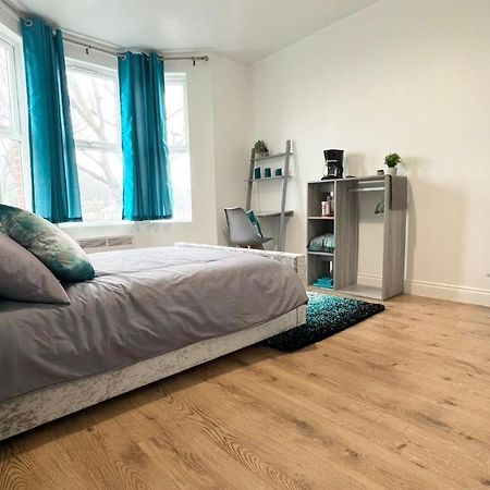 Cosy Private Studio In London Apartment Плъмстед Екстериор снимка