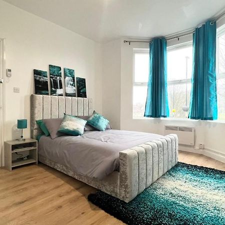 Cosy Private Studio In London Apartment Плъмстед Екстериор снимка
