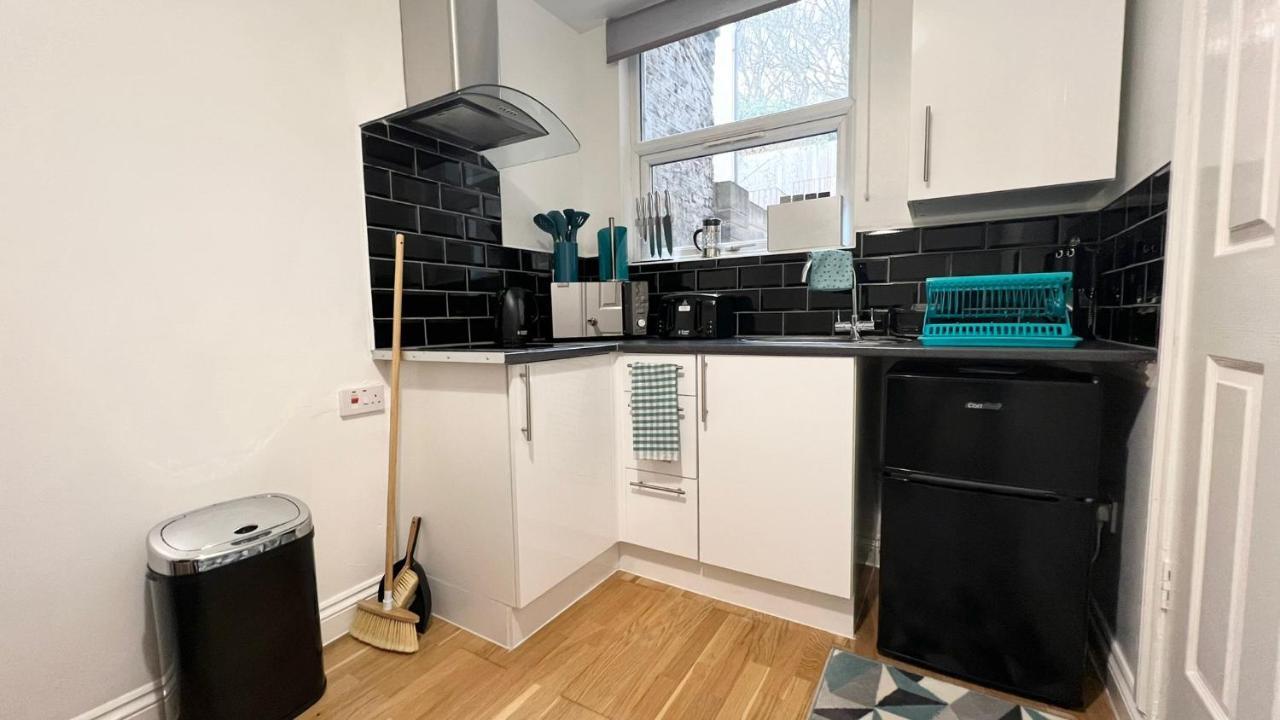 Cosy Private Studio In London Apartment Плъмстед Екстериор снимка