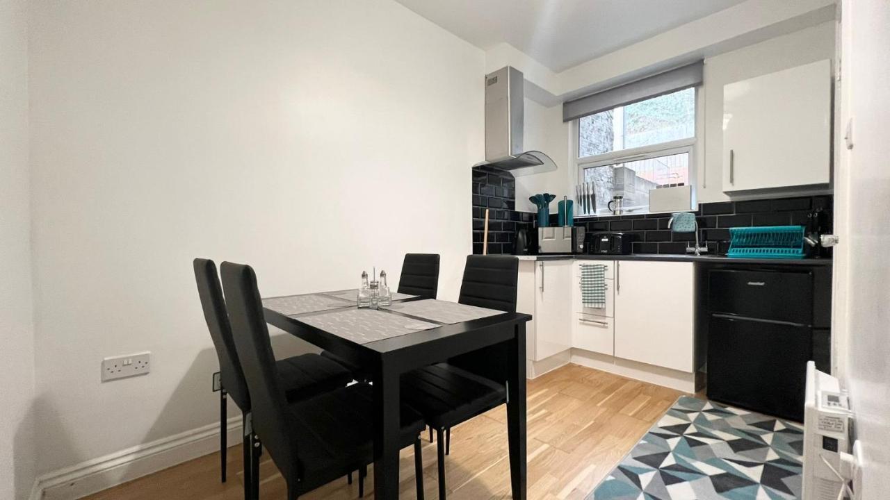 Cosy Private Studio In London Apartment Плъмстед Екстериор снимка